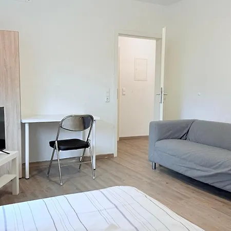 Business Mit Wlan & Parkplatz アパート *