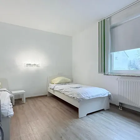 Business Mit Wlan & Parkplatz アパート キール