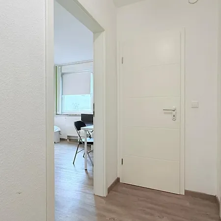 Business Mit Wlan & Parkplatz キール