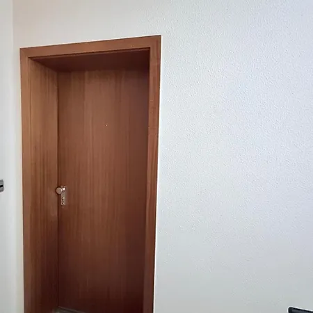 アパート Business Mit Wlan & Parkplatz