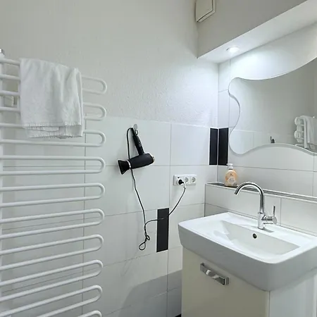 アパート Business Mit Wlan & Parkplatz